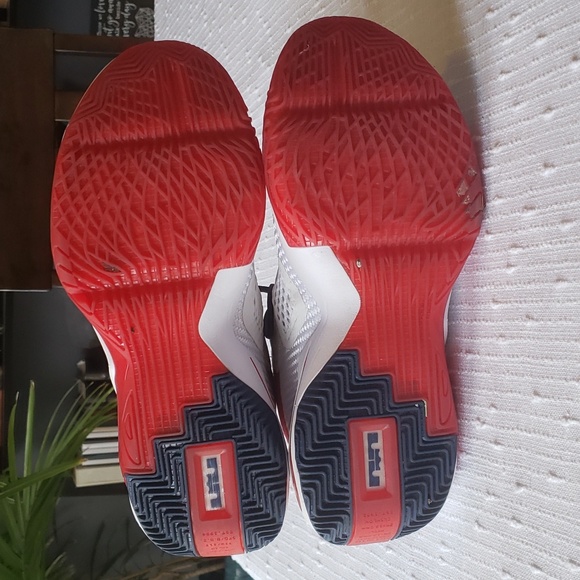 Nike Mens Basketball LeBron Soldier XIV Size 8.5 - Picture 7 of 8